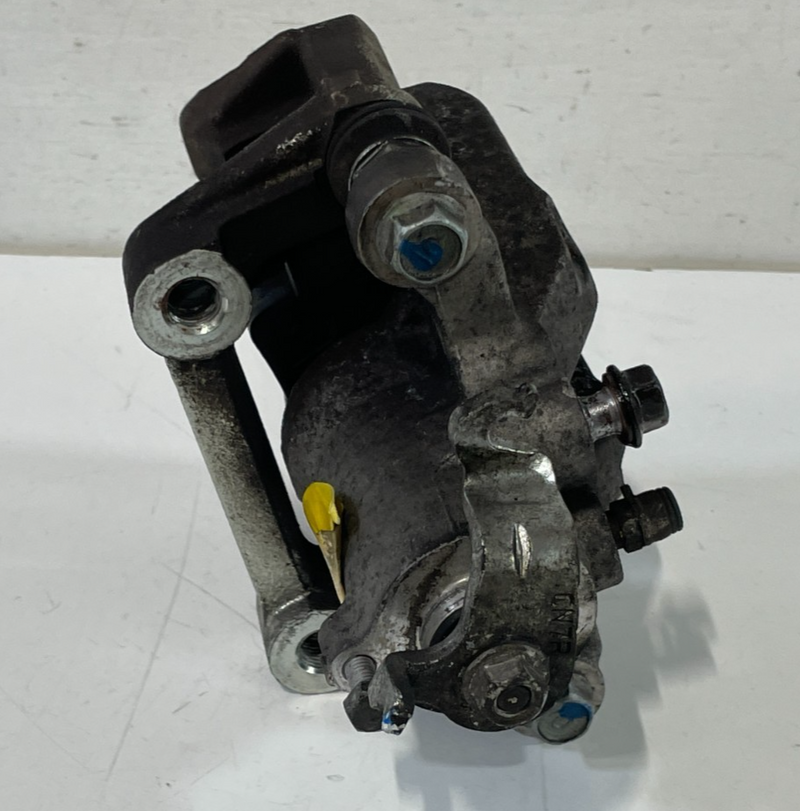 Load image into Gallery viewer, 21-23 HYUNDAI ELANTRA REAR LEFT SIDE BRAKE CALIPER W/ BRAKE PADS 2.0L # 101831