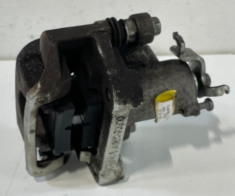 Load image into Gallery viewer, 21-23 HYUNDAI ELANTRA REAR LEFT SIDE BRAKE CALIPER W/ BRAKE PADS 2.0L # 101831