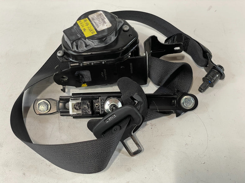 Load image into Gallery viewer, ⭐⭐OEM 19-20 INFINITI QX50 FRONT RIGHT PASSENGER SIDE SEAT BELT RETRACTOR BLACK⭐⭐