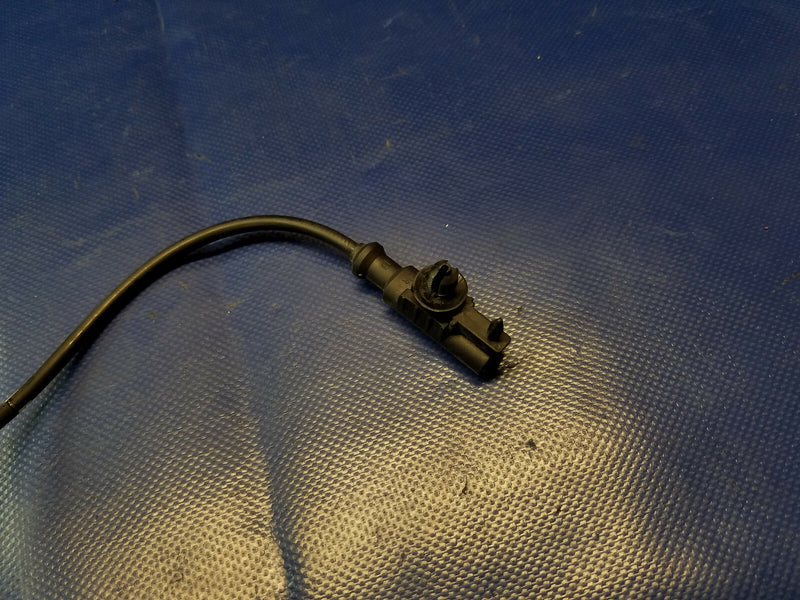 Load image into Gallery viewer, INFINITI G25 G35 G37 M35 M45 Q40 SEDAN REAR ABS WHEEL SPEED SENSOR PAIR # 51685