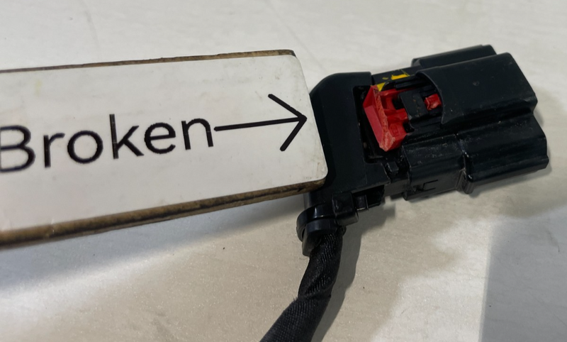 Load image into Gallery viewer, 2020 - 2024 CADILLAC CT5 REAR BUMPER PARKING WIRING HARNESS CABLE # 104977