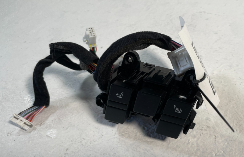 Load image into Gallery viewer, 23-25 KIA SPORTAGE FRONT CENTER CONSOLE SEAT HEATER CONTROL SWITCH 2.5L # 106595