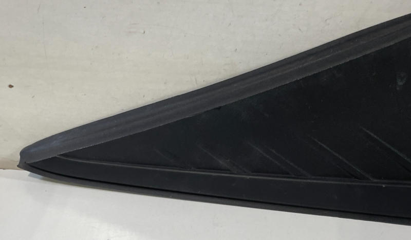 Load image into Gallery viewer, 2021-2023 HYUNDAI ELANTRA ELANTRA N REAR RIGHT SIDE C PILLAR TRIM PANEL # 101787