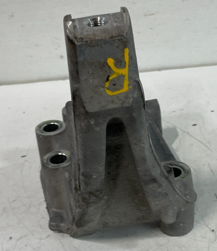 Load image into Gallery viewer, 2014 - 2020 ACURA MDX REAR ENGINE MOTOR MOUNT SUPPORT BRACKET 3.5L # 103896