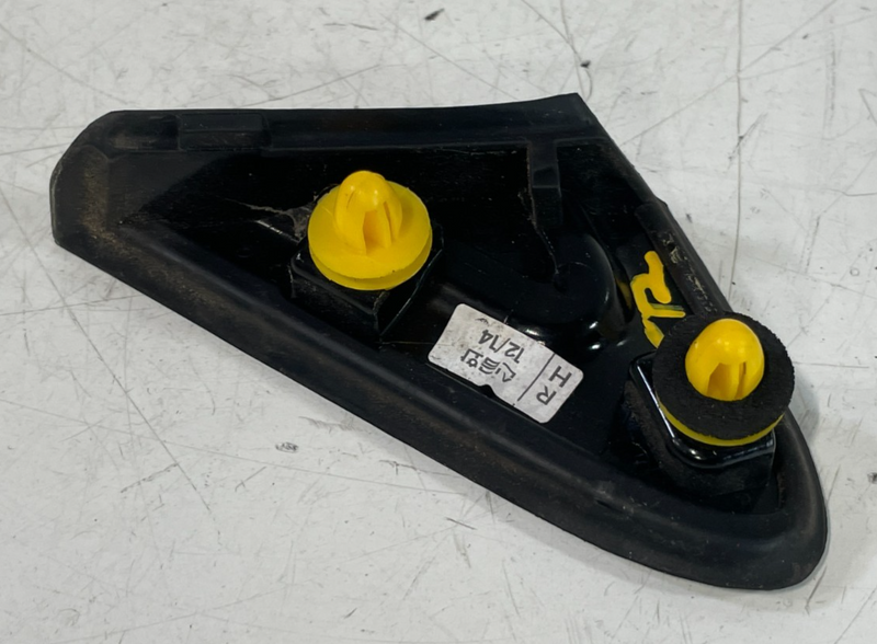 Load image into Gallery viewer, 2019-2023 HYUNDAI SANTA FE FRONT RIGHT SIDE FENDER UPPER CORNER MOLDING # 103993