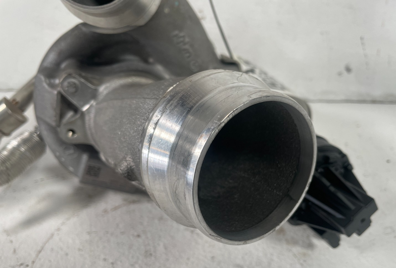 Load image into Gallery viewer, 20-25 BMW G82 M4 M3 M2 X4 X3 ENGINE TURBO CHARGER TURBOCHARGER ASSEMBLY #105760