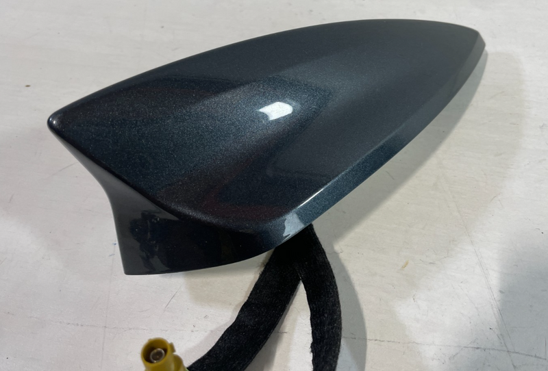 Load image into Gallery viewer, 2020-2024 CADILLAC CT5 TOP ROOF SATELLITE SHARK FIN RADIO ANTENNA BLACK #104977F