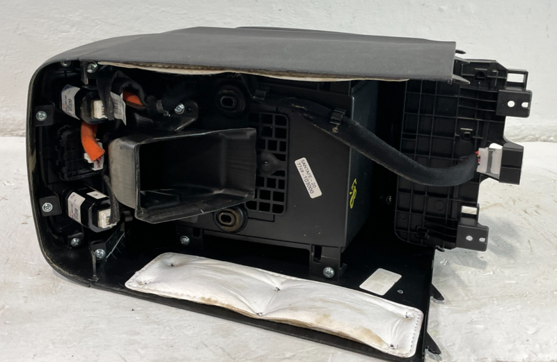 Load image into Gallery viewer, HYUNDAI SANTA FE REAR CENTER CONSOLE AIR VENT GRILLE COVER PANEL ASSEMBLY 103000
