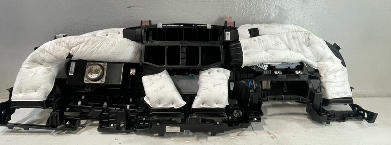 Load image into Gallery viewer, 2023-2025 HYUNDAI PALISADE INSTRUMENT PANEL PAD DASHBOARD ASSEMBLY # 104146