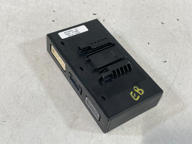 Load image into Gallery viewer, 2023-2025 HONDA ACCORD GATEWAY CONTROL COMPUTER MODULE UNIT 5J80030BA09 # 97384