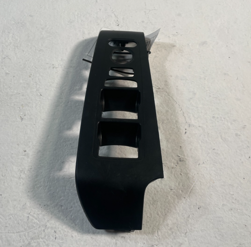 Load image into Gallery viewer, 2023-2025 ACURA INTEGRA FRONT LEFT SIDE POWER DOOR WINDOW SWITCH BEZEL # 106684