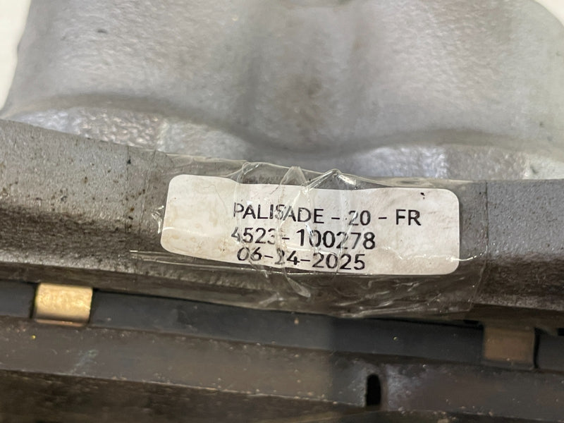 Load image into Gallery viewer, 2020-2025 HYUNDAI PALISADE FRONT RIGHT SIDE BRAKE CALIPER W/ BRAKE PADS #100278