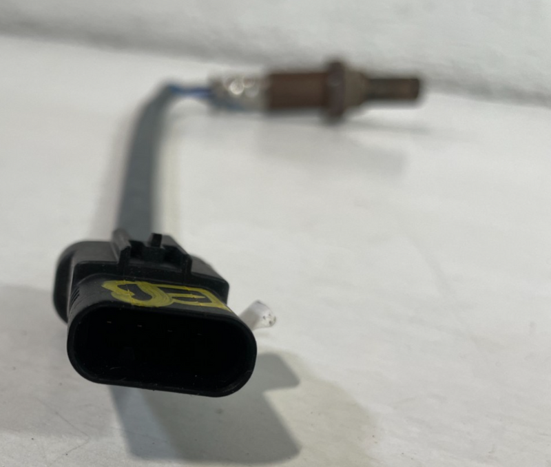 Load image into Gallery viewer, 2020 - 2025 CADILLAC CT5 ENGINE EXHAUST HEATED OXYGEN O2 LAMBDA SENSOR # 104963