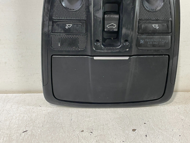 Load image into Gallery viewer, 2019-2024 GENESIS G70 ROOF OVERHEAD CONSOLE DOME READING LIGHT W/ SWITCH #101015