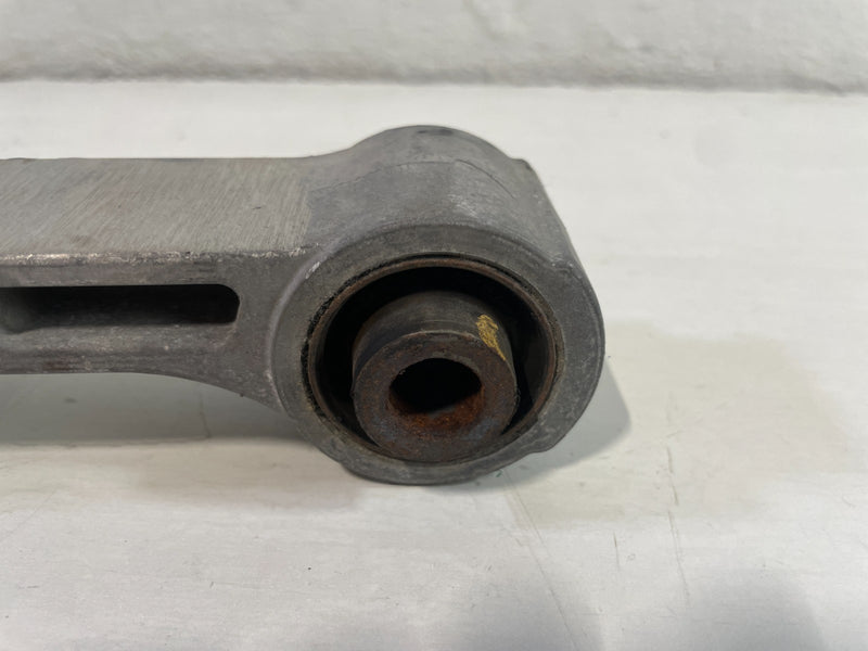 Load image into Gallery viewer, 19-25 HYUNDAI PALISADE SANTA FE ENGINE MOTOR MOUNT TORQUE ARM ROLL ROD # 105158