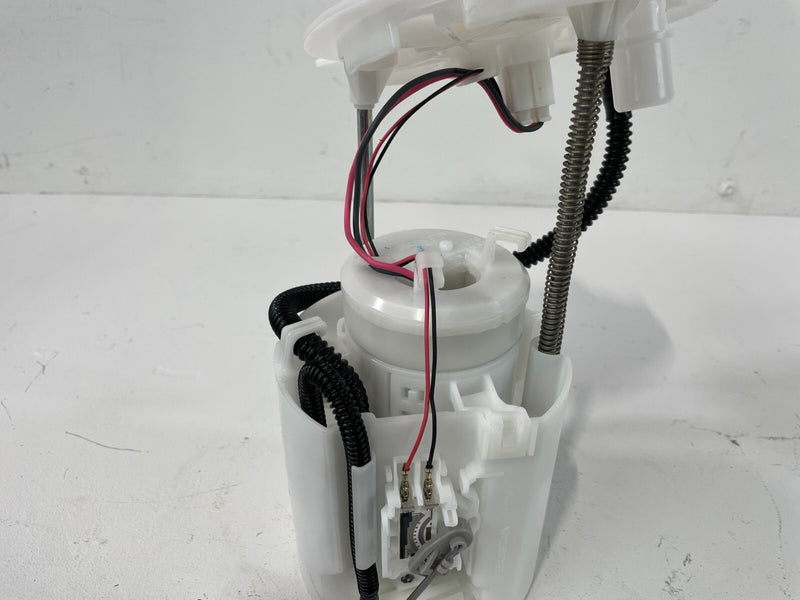 Load image into Gallery viewer, ⭐⭐ 2022 - 2024 HONDA CIVIC SEDAN FUEL GAS PUMP ASSEMBLY 292100-9570 ⭐⭐
