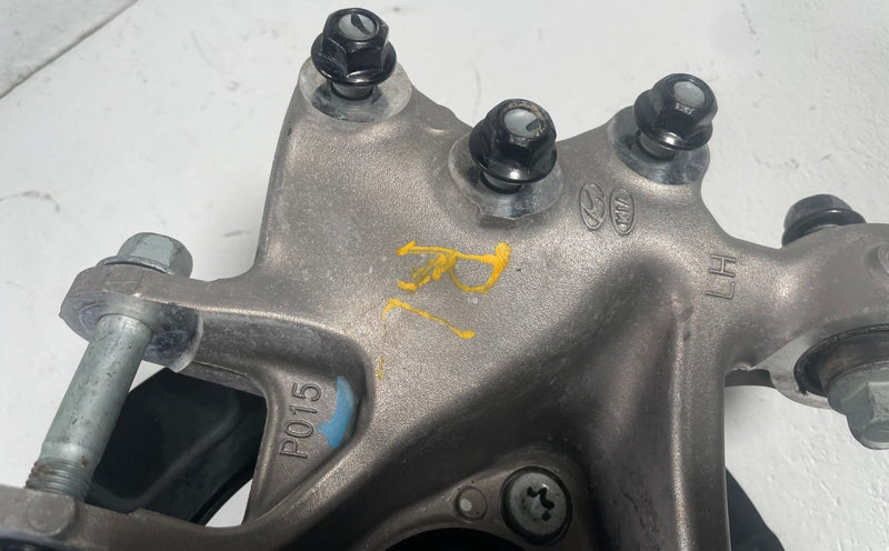Load image into Gallery viewer, 2023-2026 KIA SPORTAGE FWD REAR LEFT DRIVER SIDE SPINDLE KNUCKLE W/ HUB # 113290