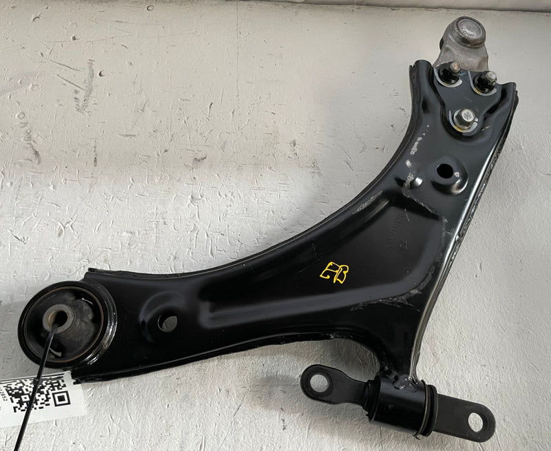 Load image into Gallery viewer, 2024 - 2026 HYUNDAI SANTA FE FWD FRONT RIGHT SIDE LOWER CONTROL ARM # 112852