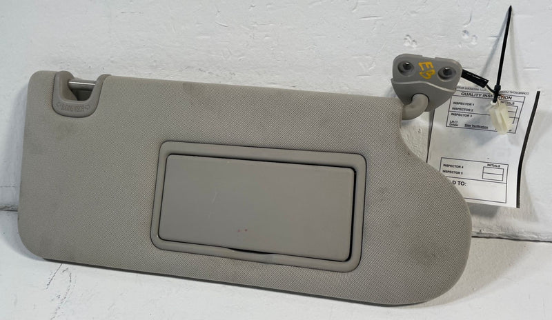 Load image into Gallery viewer, 2019 - 2025 INFINITI QX50 FRONT RIGHT PASSENGER SIDE SUNVISOR SUN VISOR # 106483