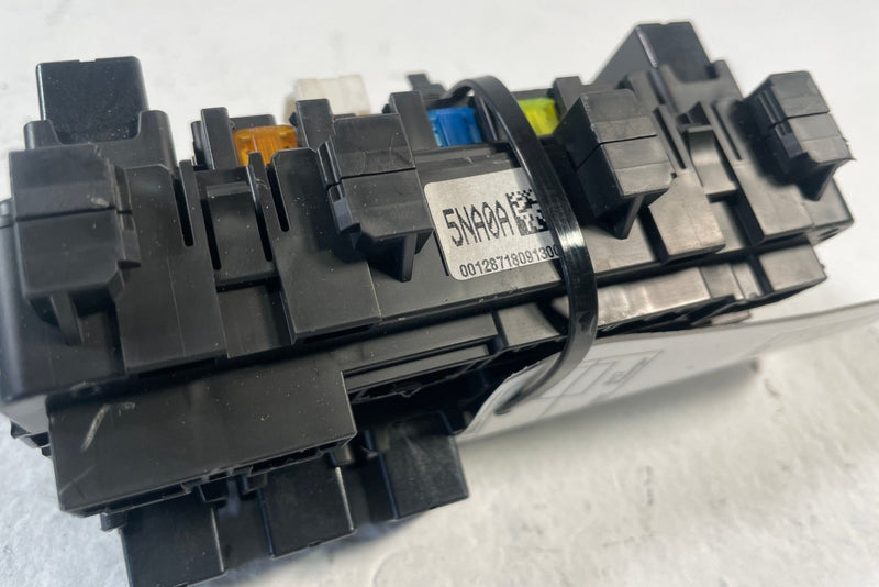 Load image into Gallery viewer, 2019 - 2025 INFINITI QX50 DASH FUSE JUNCTION RELAY BOX MULTIPLEX # 106471