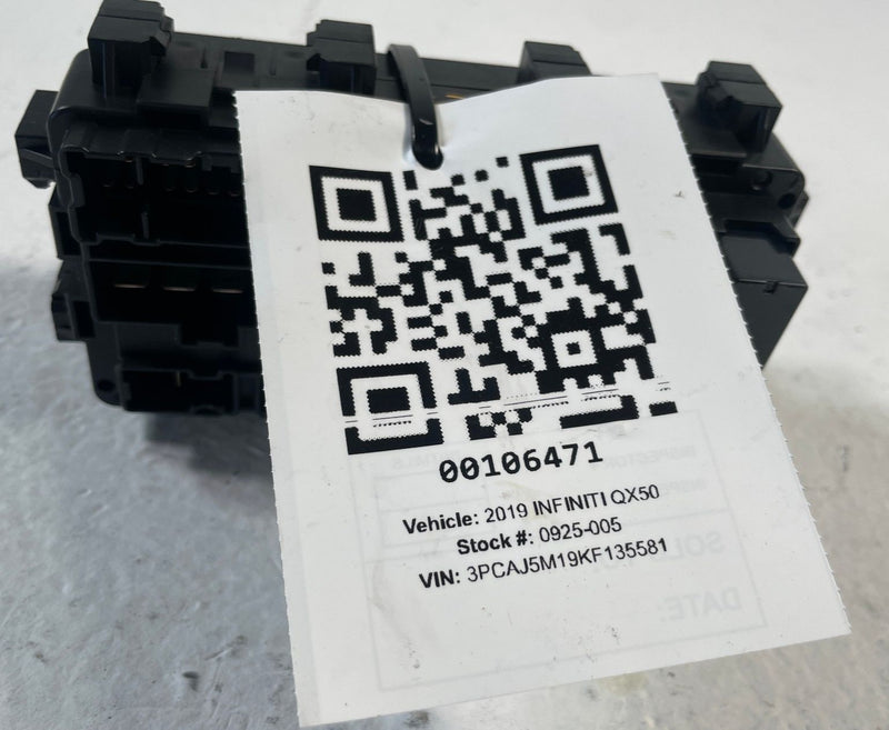 Load image into Gallery viewer, 2019 - 2025 INFINITI QX50 DASH FUSE JUNCTION RELAY BOX MULTIPLEX # 106471