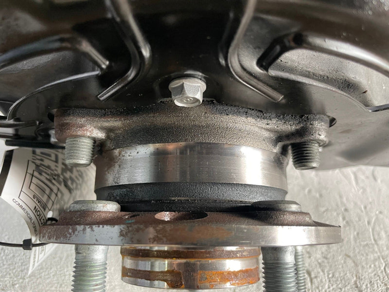 Load image into Gallery viewer, 2021-2026 HYUNDAI SANTA FE FRONT LEFT SIDE SPINDLE KNUCKLE W/BEARING HUB #112845