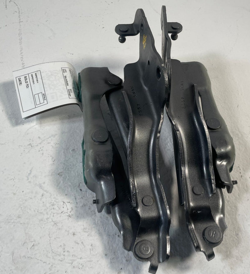 Load image into Gallery viewer, 2019-22 INFINITI QX50 FRONT LH & RH SIDE HOOD BONNET HINGES PAIR BLACK # 106 (1)