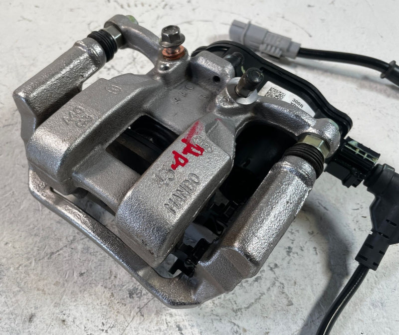 Load image into Gallery viewer, 2021-2026 HYUNDAI SANTA FE REAR RIGHT PASSENGER SIDE DISC BRAKE CALIPER # 109280