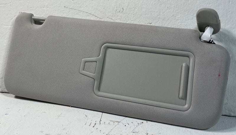 Load image into Gallery viewer, 24-26 HYUNDAI SANTA FE FRONT RIGHT PASSENGER SIDE SUNVISOR SUN VISOR # 109241
