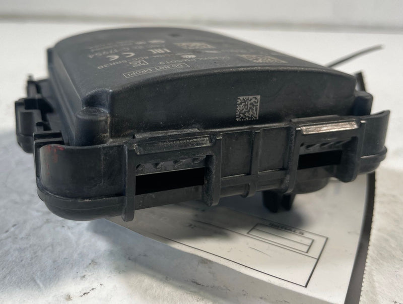Load image into Gallery viewer, 2019-2021 INFINITI QX50 REAR LEFT DRIVER BLIND SPOT RADAR SENSOR MODULE # 106480