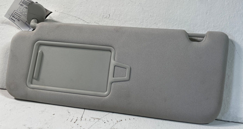 Load image into Gallery viewer, 2024-2026 HYUNDAI SANTA FE FRONT LEFT DRIVER SIDE SUNVISOR SUN VISOR # 109236