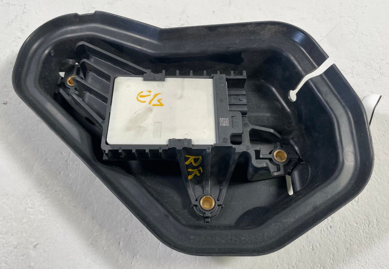 Load image into Gallery viewer, 2019-2025 HONDA PASSPORT REAR RIGHT BLIND SPOT RADAR SENSOR W/ BRACKET # 113342