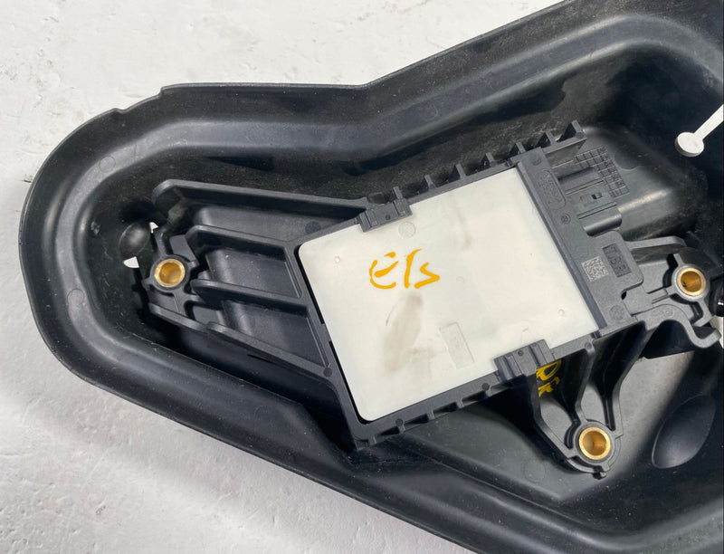 Load image into Gallery viewer, 2019-2025 HONDA PASSPORT REAR RIGHT BLIND SPOT RADAR SENSOR W/ BRACKET # 113342