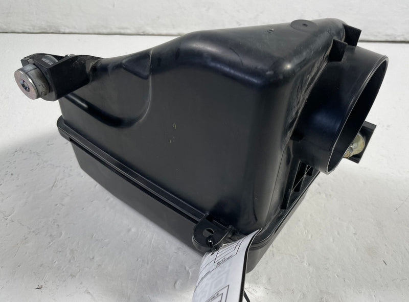 Load image into Gallery viewer, 2019 - 2025 HONDA PASSPORT ENGINE AIR CLEANER INTAKE DUCT RESONATOR # 113344