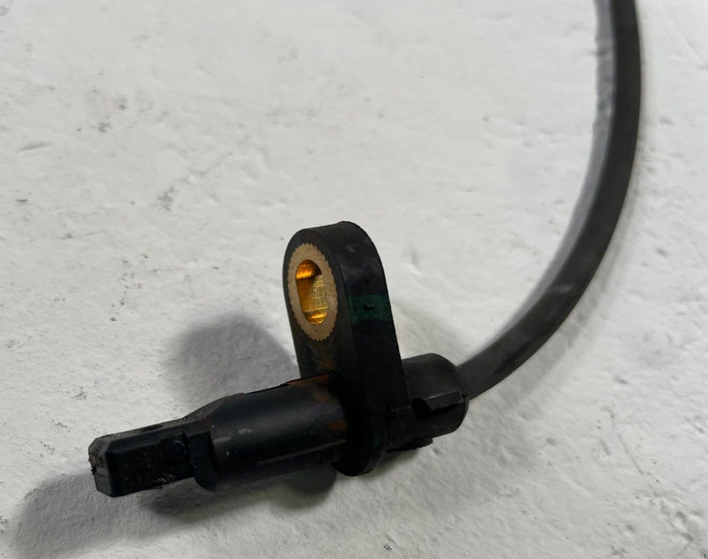 Load image into Gallery viewer, 2019- 2025 HONDA PASSPORT FRONT RIGHT SIDE ABS WHEEL SPEED SENSOR # 113334