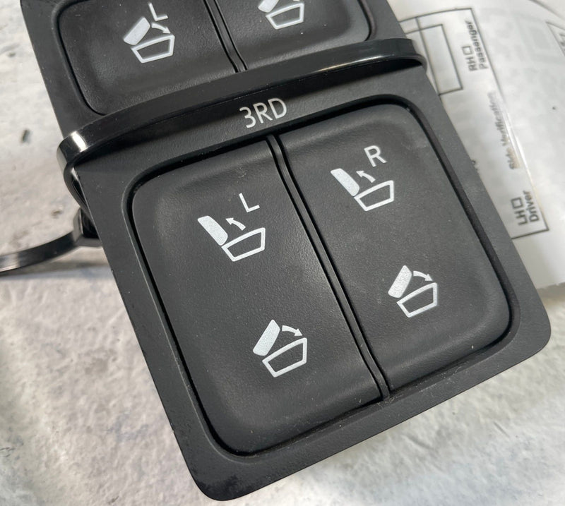 Load image into Gallery viewer, 20-25 HYUNDAI PALISADE CALLIGRAPHY REAR 2ND 3RD ROW SEAT FOLDING SWITCH # 109345
