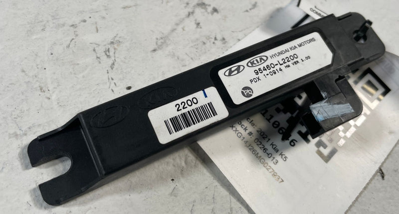 Load image into Gallery viewer, 2021-2026 KIA K5 SMART KEYLESS KEY LESS ENTRY ANTENNA MODULE 95460L2200 # 110646