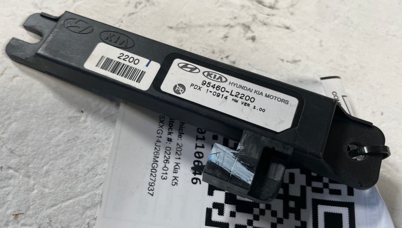 Load image into Gallery viewer, 2021-2026 KIA K5 SMART KEYLESS KEY LESS ENTRY ANTENNA MODULE 95460L2200 # 110646