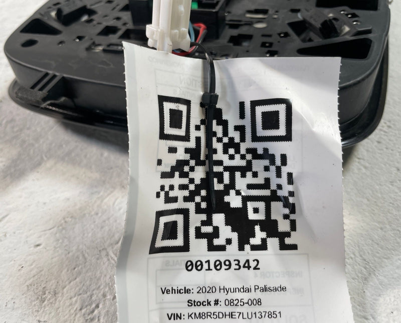 Load image into Gallery viewer, 2020 - 2022 HYUNDAI PALISADE FRONT OVERHEAD ROOF MAP DOME LIGHT LAMP # 109342