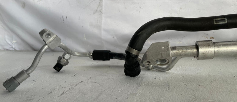 Load image into Gallery viewer, 19-24 BMW 330i RWD AC A/C AIR CONDITIONING HOSE TUBE PIPE LINE ASSEMBLY # 106368