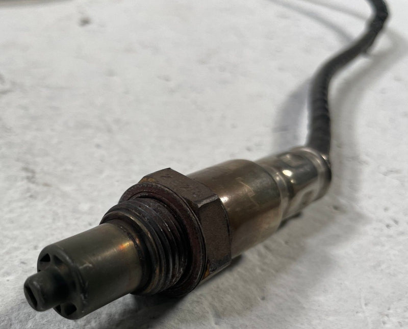 Load image into Gallery viewer, 21-25 HYUNDAI SANTA FE TUCSON ENGINE LOWER O2 OXYGEN LAMBDA SENSOR 2.5L # 107930