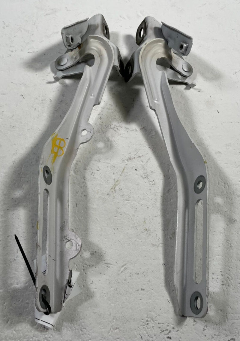 Load image into Gallery viewer, 2019 - 2025 HONDA PASSPORT FRONT LEFT & RIGHT HOOD BONNET HINGES PAIR # 113343