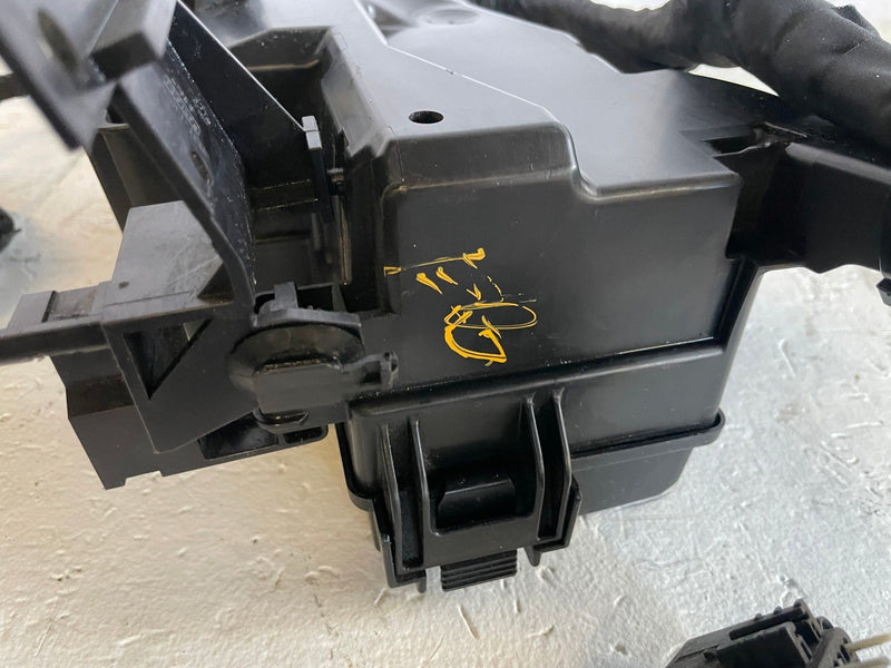 Load image into Gallery viewer, 2018-2023 FORD MUSTANG ENGINE FUSE RELAY JUNCTION BOX W/ WIRING HARNESS # 112982
