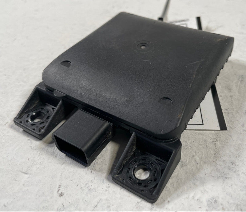 Load image into Gallery viewer, 2021-23 HYUNDAI SANTA FE REAR RIGHT BLIND SPOT RADAR SENSOR MODULE 2.5L # 107917