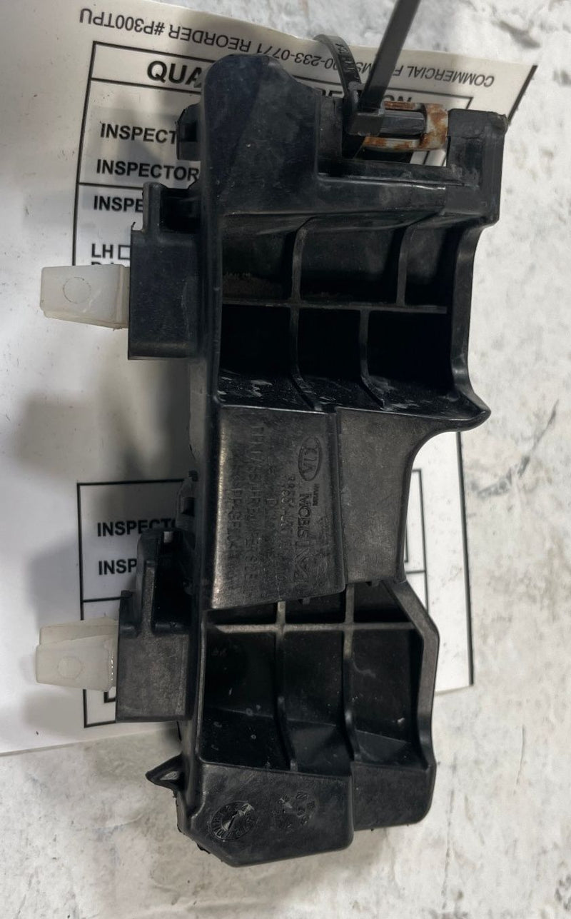 Load image into Gallery viewer, 2021 - 2024 KIA K5 FRONT BUMPER LEFT DRIVER SIDE MOUNT SUPPORT BRACKET # 110669