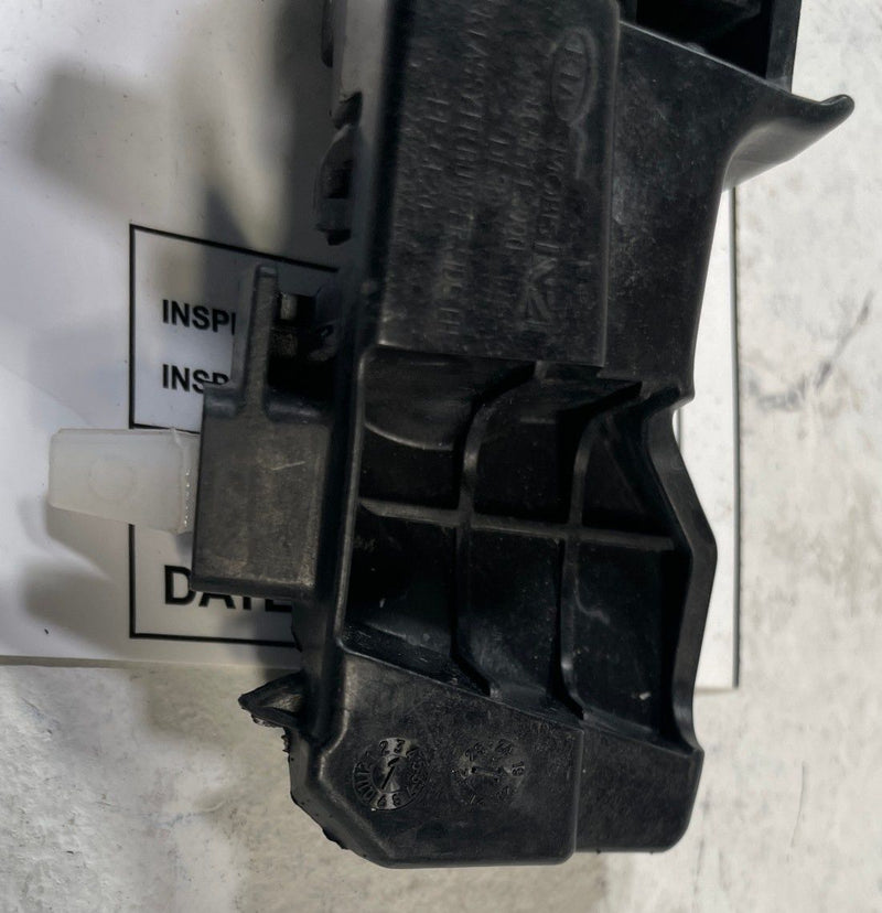 Load image into Gallery viewer, 2021 - 2024 KIA K5 FRONT BUMPER LEFT DRIVER SIDE MOUNT SUPPORT BRACKET # 110669