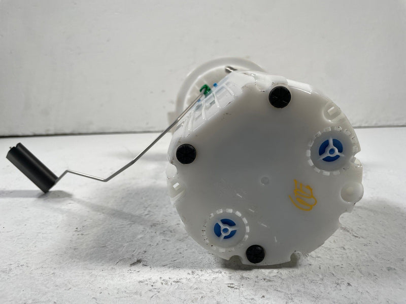 Load image into Gallery viewer, 21-23 HYUNDAI SANTA FE SANTA CRUZ FUEL GAS PUMP SENDING UNIT ASSY 2.5L # 107968