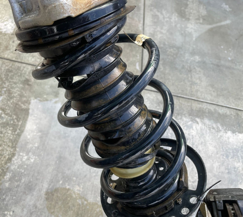Load image into Gallery viewer, 2018 - 2024 BMW X3 G01 RWD FRONT LEFT DRIVER SIDE KNEE ASSMEBLY # 108331
