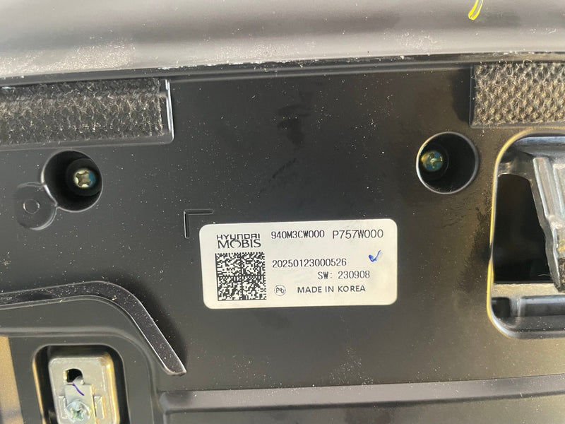 Load image into Gallery viewer, 25-26 HYUNDAI TUCSON SPEEDOMETER INSTRUMENT CLUSTER DISPLAY SCREEN 2.5L # 113059