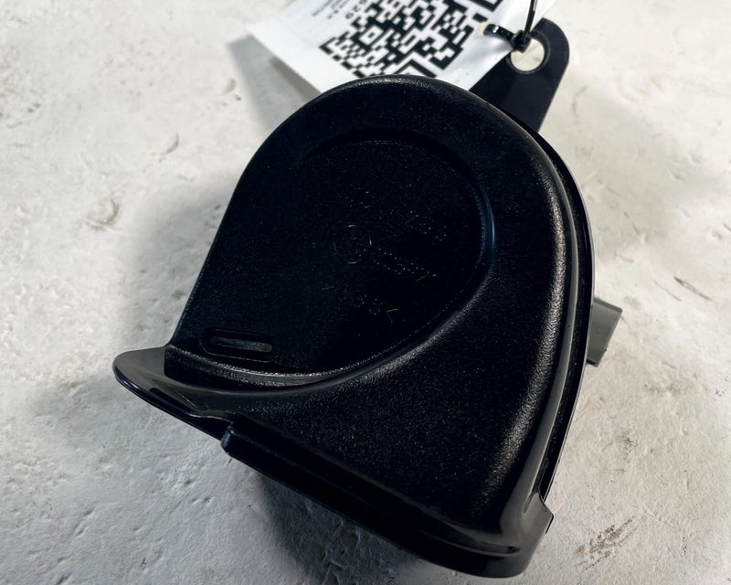 Load image into Gallery viewer, 2019-2022 ACURA ILX LOW PITCH NOTE TONE HORN SIGNAL ALARM 38100-TZ3-A01 #113629